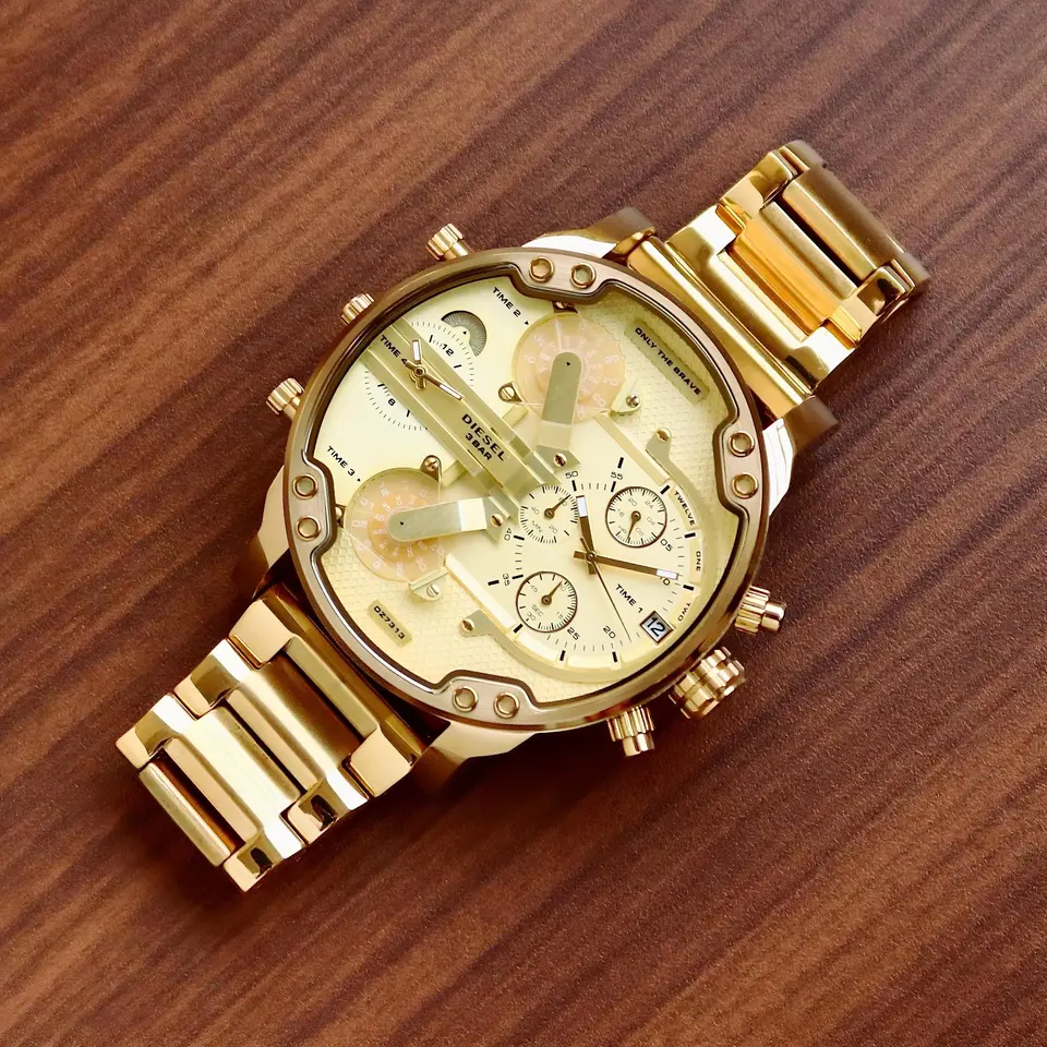 Diesel Mr. Daddy 2.0 — gold dial, gold