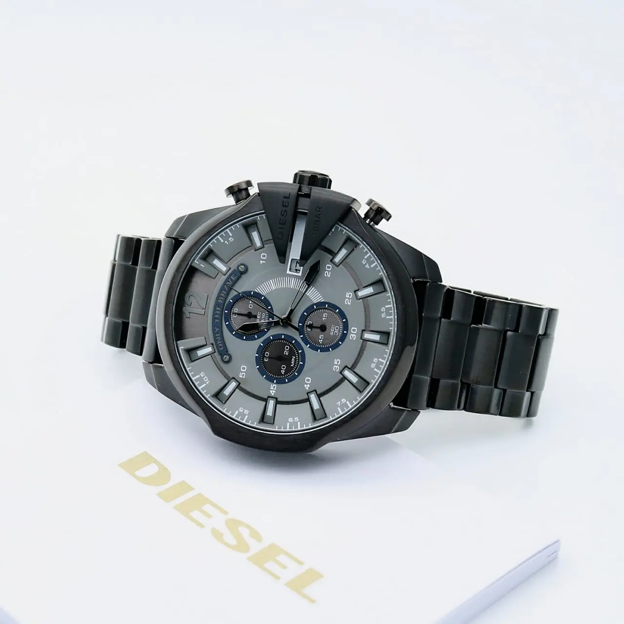 Diesel Mega Chief — grey dial, black case