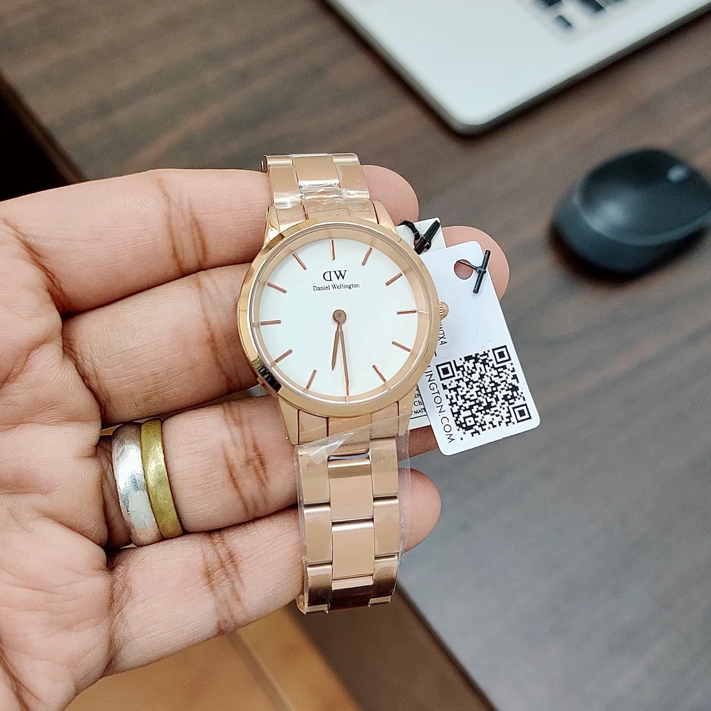 Daniel Wellington Iconic Link — white dial, rose gold