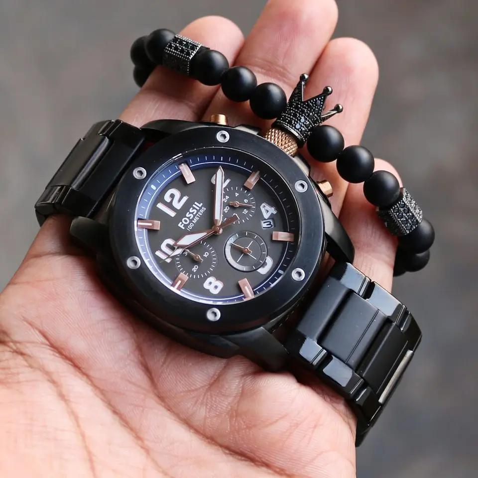 Fossil Chronograph — black dial, black case