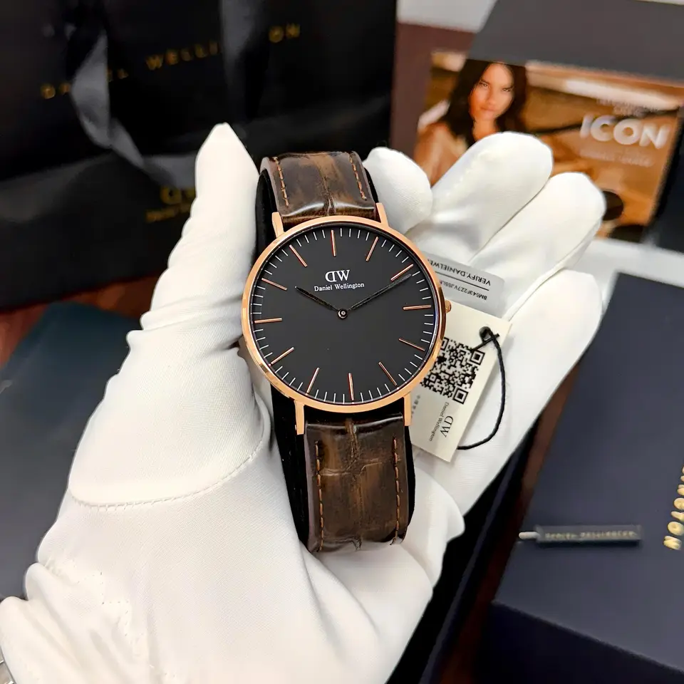 Daniel Wellington Classic — black dial, rose gold