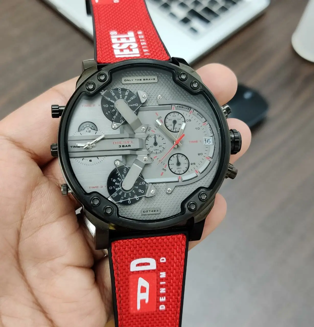 Diesel Mr. Daddy 2.0 — grey dial, black case