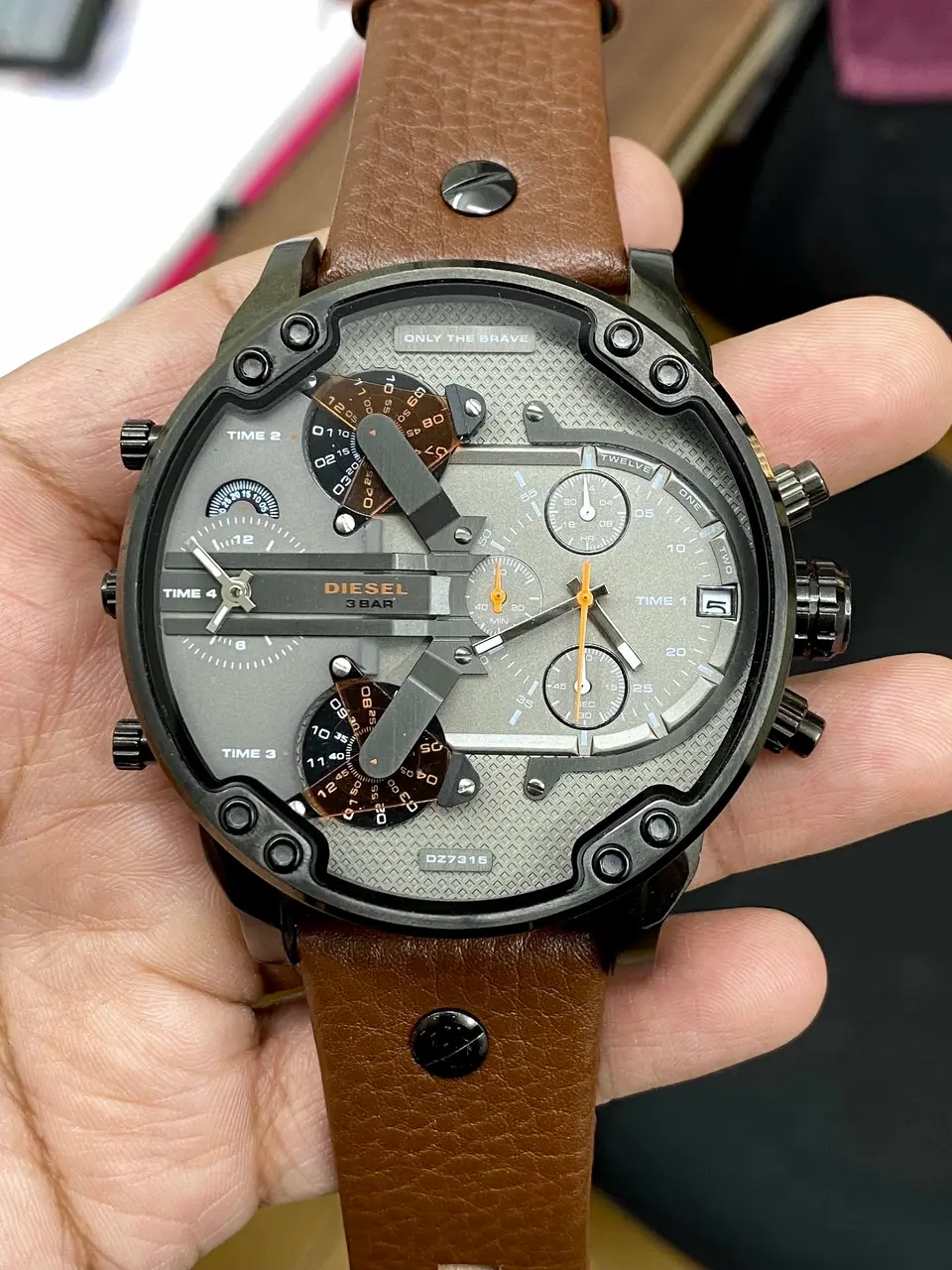 Diesel Mr. Daddy 2.0 — grey dial, gunmetal case