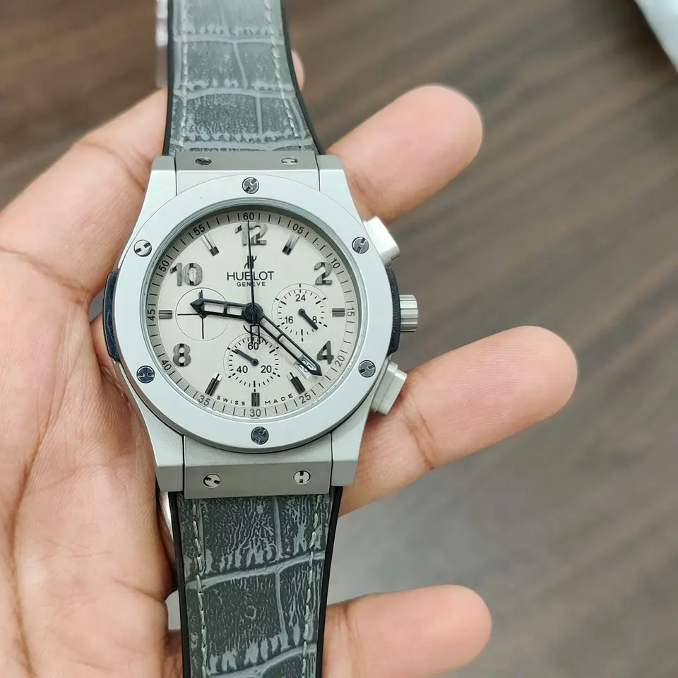 Hublot Big Bang — white dial, titanium