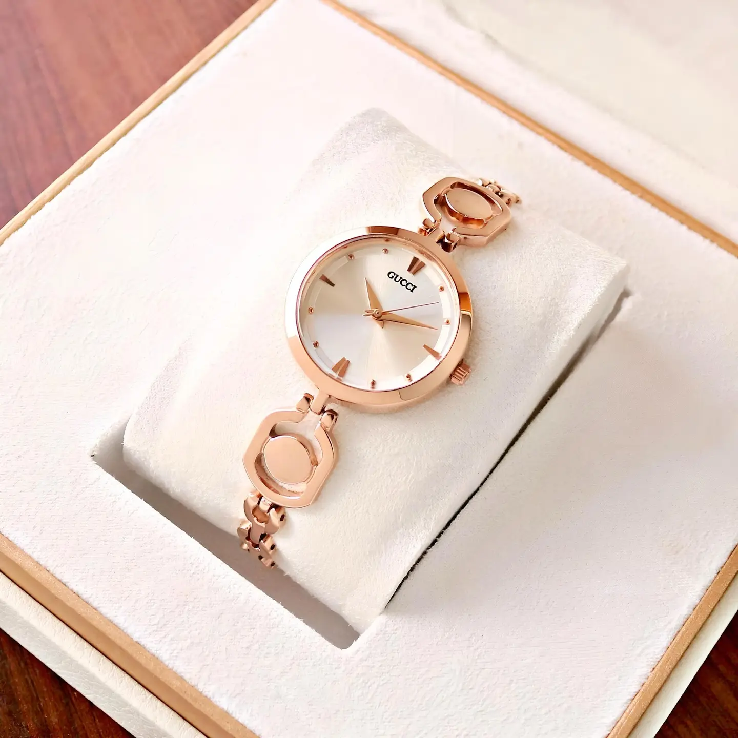 Gucci Dress watch — white dial, rose gold