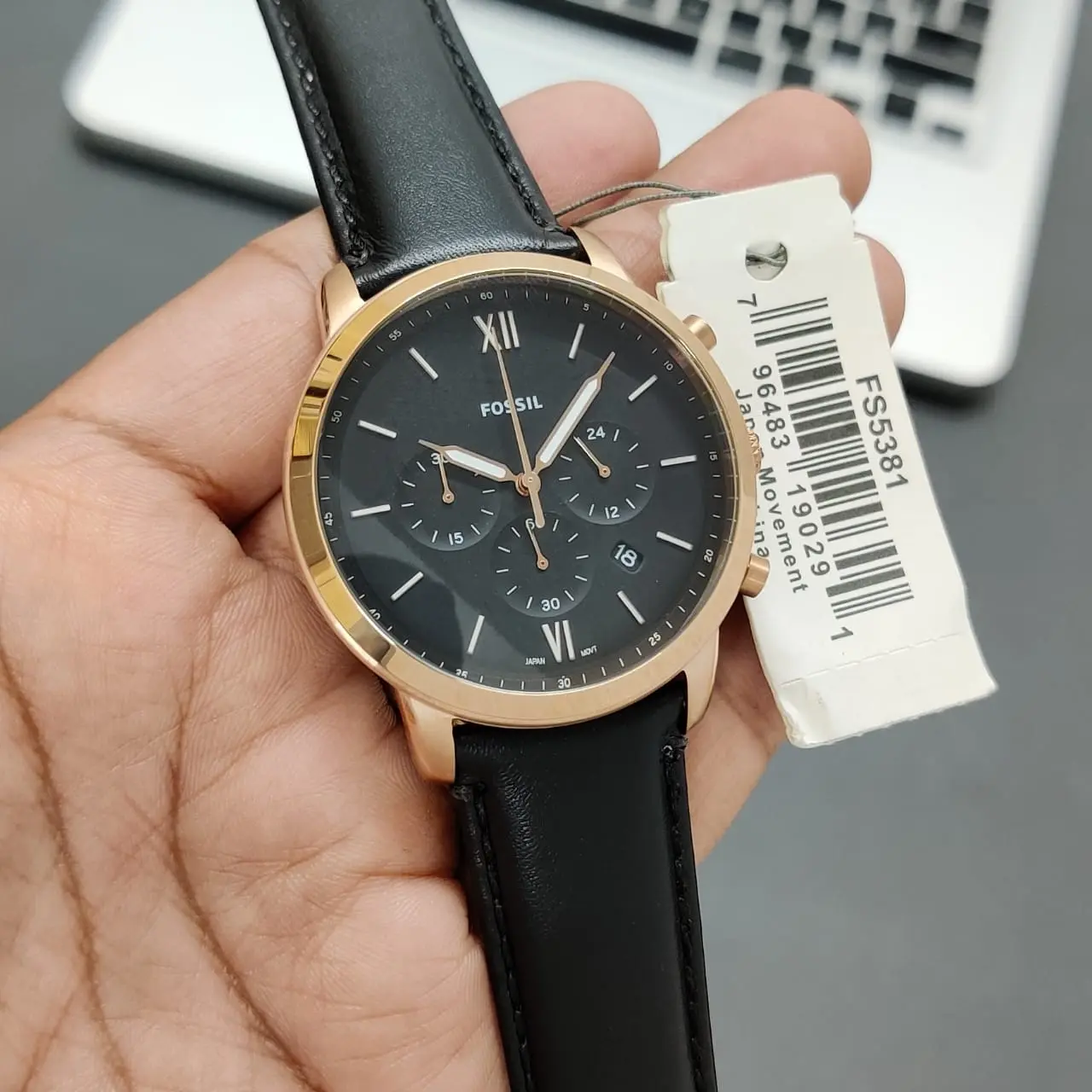 Fossil Neutra — black dial, rose gold