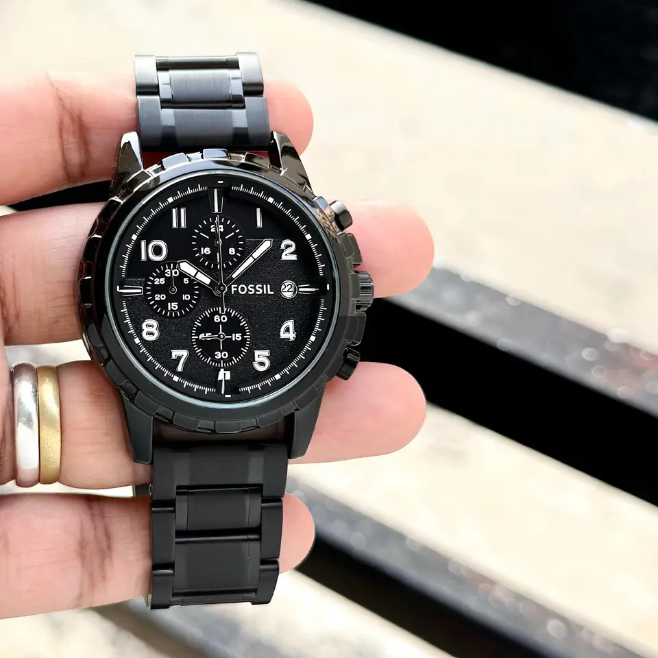 Fossil Chronograph — black dial, black case