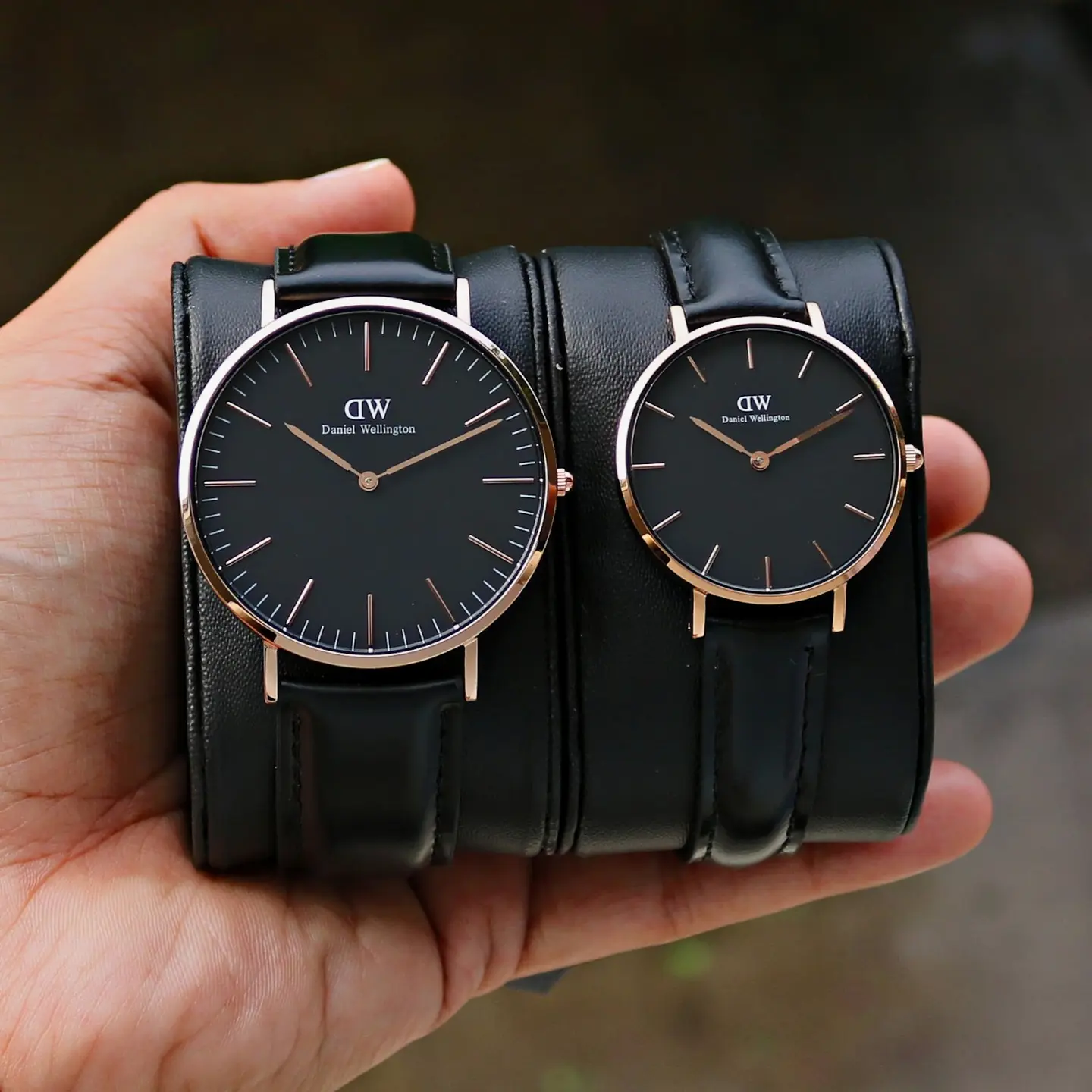 Daniel Wellington Classic — black dial, rose gold
