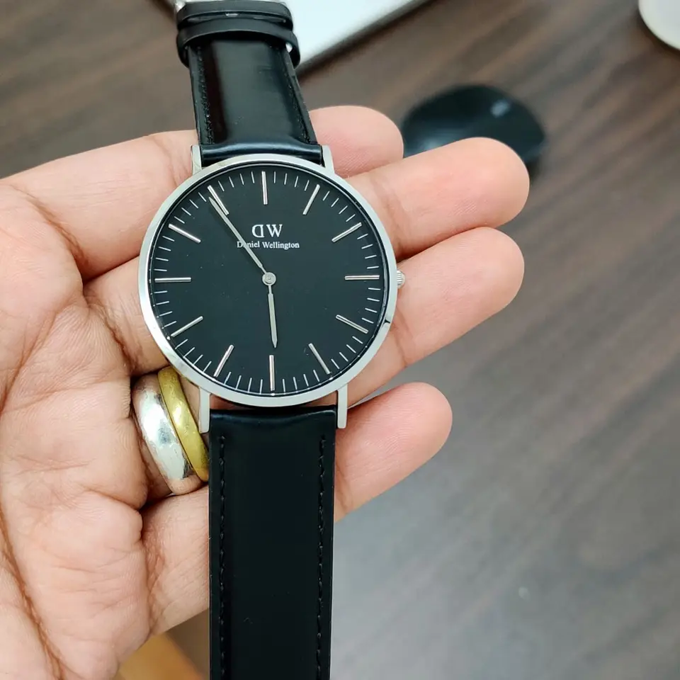Daniel Wellington Classic — black dial